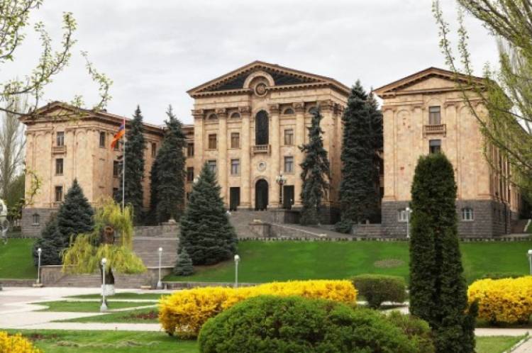 Քննիչ հանձնաժողո՞վ, թե՞ սարդոստայն. «Փաստ»