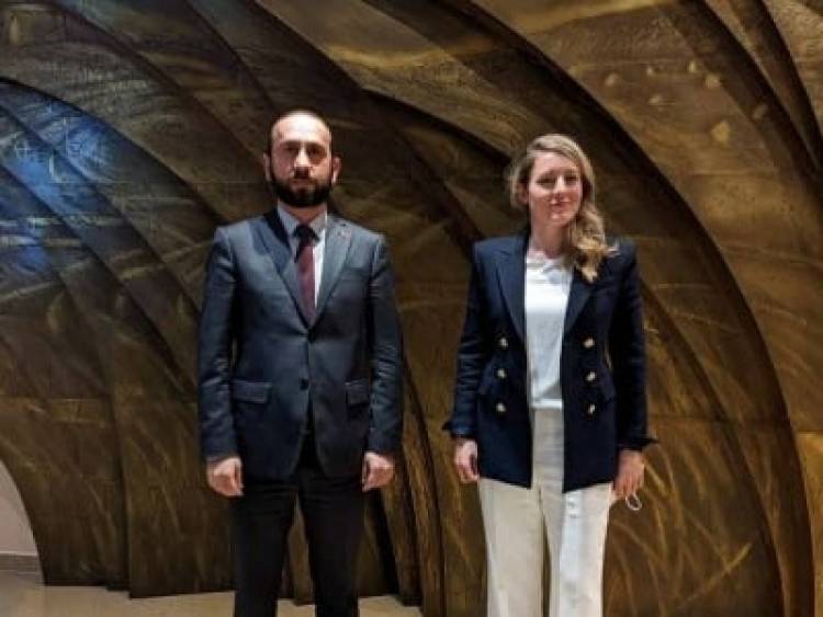 Արարատ Միրզոյանը Ժնևում հանդիպել է Կանադայի ԱԳ նախարարի հետ