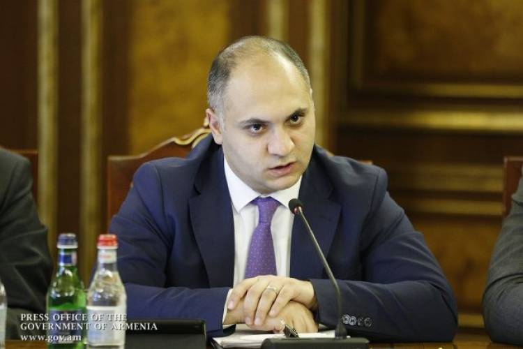 Գործ չեն անում կամ դանդաղում են. «Ժողովուրդ»