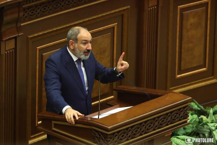 Մեծն խառնակիչը․ «Հրապարակ»
