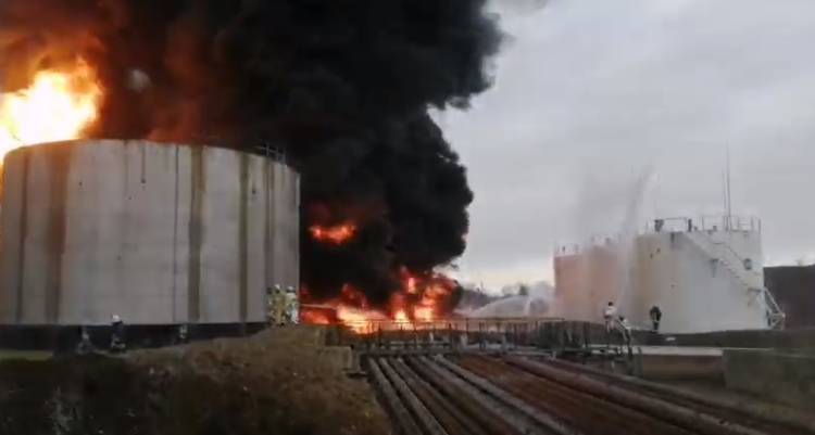 Հզոր պայթյուն Լուգանսկում. այրվում է նավթամթերքի բազան (տեսանյութ)