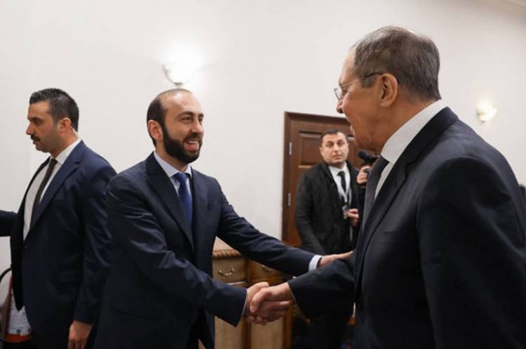 Նոր խնդիրներ են ի հայտ եկել, պետք է քննարկել. Արարատ Միրզոյանը Անթալիայում հանդիպել է Սերգեյ Լավրովի հետ