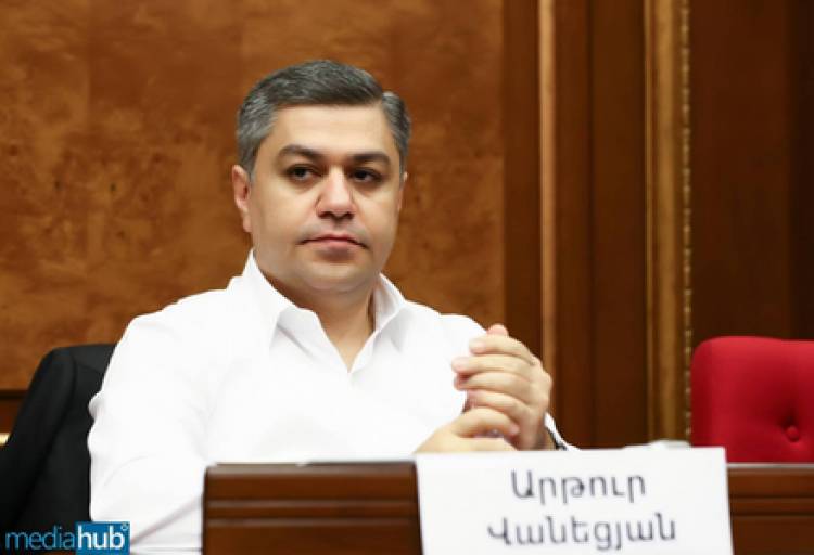 Արցախն այսօր լրջագույն փորձությունների մեջ է․ Արթուր Վանեցյան
