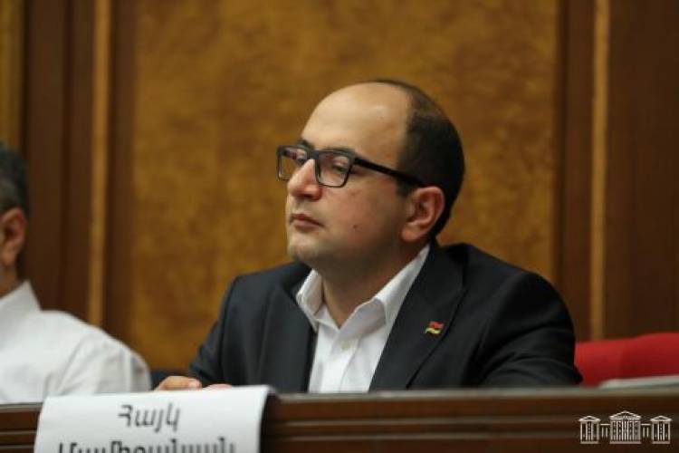 Արարատ Միրզոյանը մեր երկրի քաղաքացիներին չի հարգում ու փորձում է իր էժան ստերով կերակրել․ Մամիջանյան