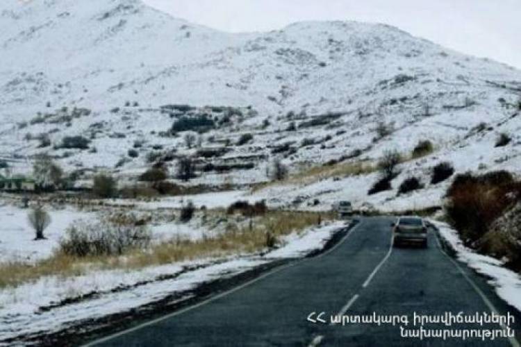 Բերդ-Ճամբարակ ավտոճանապարհը փակ է, Գնդեվազ-Ջերմուկը՝ դժվարանցանելի բեռնատարների համար