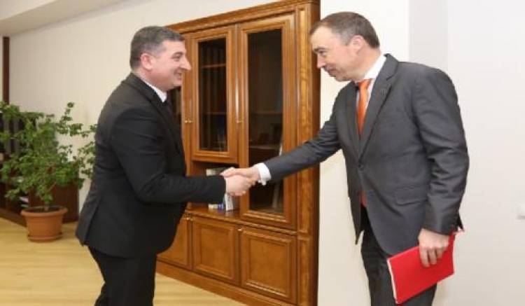Սանոսյանը և Կլաարը քննարկել են սահմանամերձ համայնքներում ենթակառուցվածքների բարելավման հարցեր