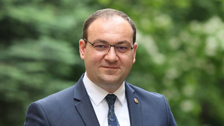 Հայաստանում իրավական բանդիտիզմը հասավ ՏԻՄ աշխատակազմ․ Արսեն Բաբայան