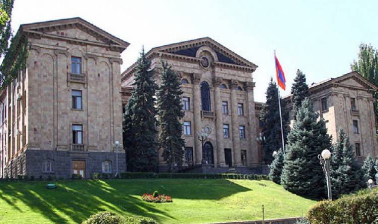 Իշխանությանը «կանչում» են նոր քննության. «Փաստ»