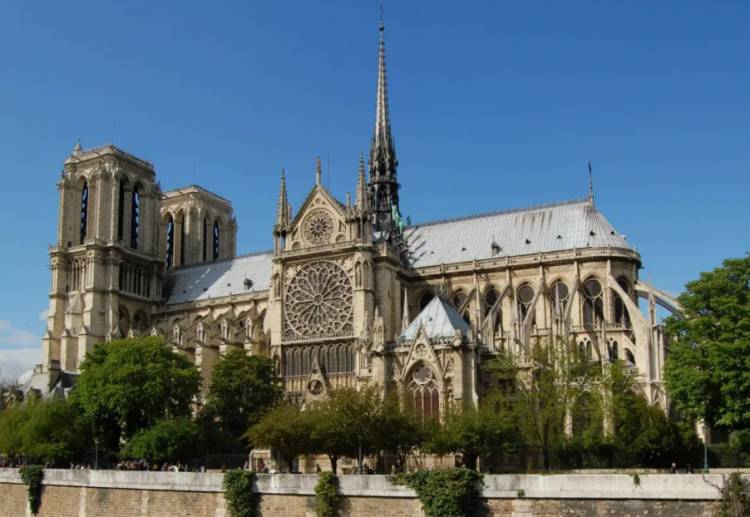 Փարիզի Աստվածամոր տաճարում հնագետները գերեզմաններ և կապարե սարկոֆագ են հայտնաբերել