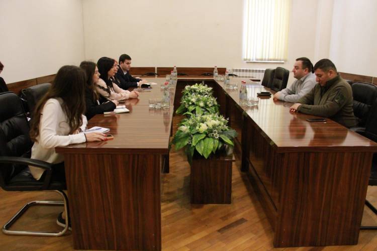 Թագուհի Թովմասյանը հանդիպել է ԱԺ նախագահ Արթուր Թովմասյանին և ընդդիմադիր «Արդարություն» խմբակցության պատգամավորներին