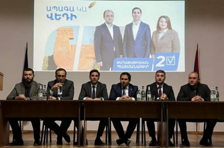 Պաշտպանության նախարար Սուրեն Պապիկյանը մասնակցել է Վեդիում ՏԻՄ ընտրությունների քարոզարշավին