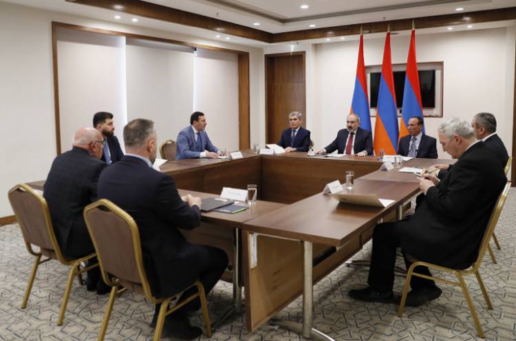 Նիկոլ Փաշինյանը հանդիպել է արտախորհրդարանական քաղաքական ուժերի ղեկավարների հետ