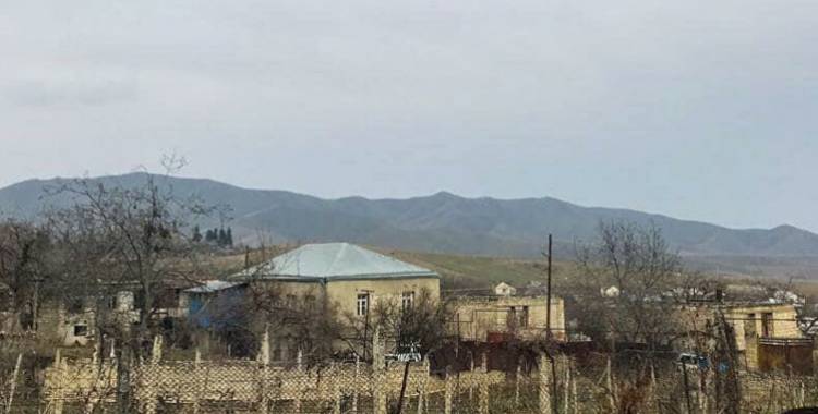 Փառուխում խաղաղապահներն են, բայց գյուղ վերադառնալ չի լինում. թշնամին Քարագլուխ բարձունքում է․ բնակիչ