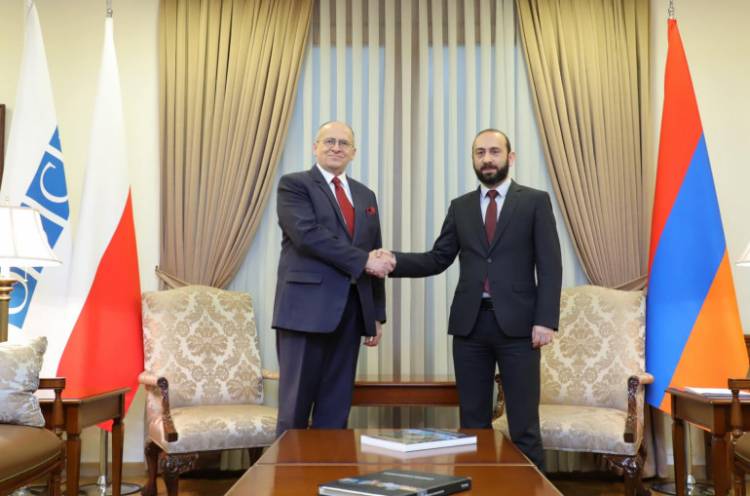 ԵԱՀԿ գործող նախագահը ժամանել է Երևան․ նրան դիմավորել է Արարատ Միրզոյանը