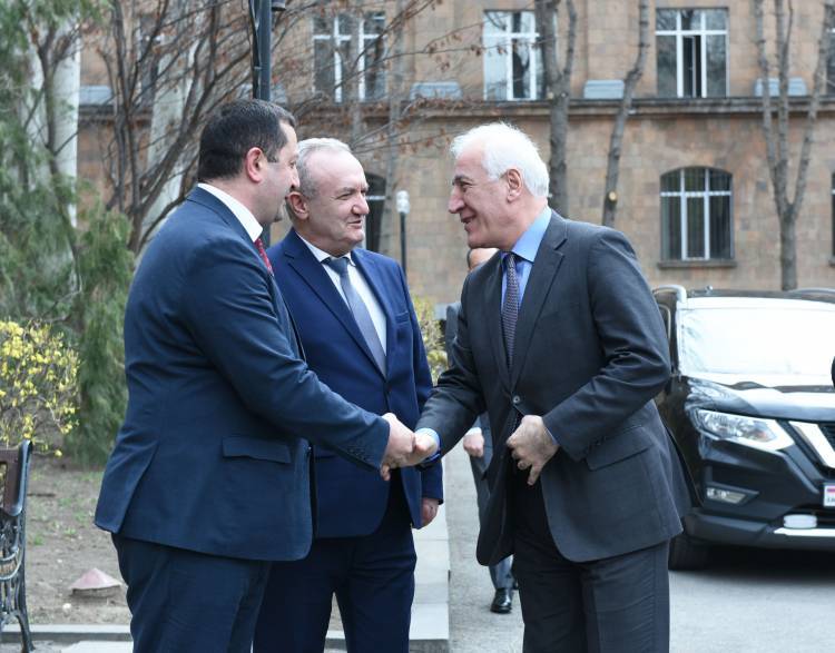 Բաղձալի հանդիպումը կայացավ․ «Հրապարակ»
