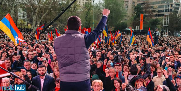ՖՈՏՈՇԱՐՔ. Խորհրդարանական ընդդիմության նախաձեռնած հանրահավաքը՝ ի պաշտպանություն Արցախի և ՀՀ-ի