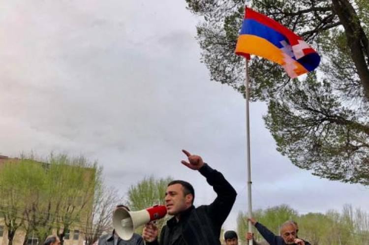 Համազգային դիմադրության շարժման մասնակիցները Արցախի դրոշը կտեղադրեն տարբեր քաղաքներում