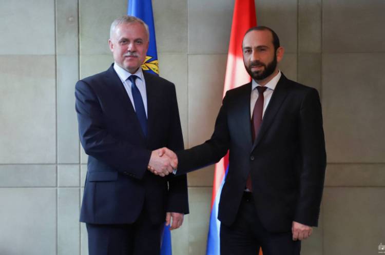 Արարատ Միրզոյանը ՀԱՊԿ գլխավոր քարտուղարին ներկայացրել է Փառուխ գյուղ Ադրբեջանի զինուժի ներխուժումից հետո ստեղծված վիճակը