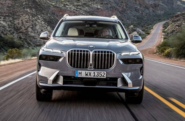 Ներկայացվել է թարմացված BMW X7-ը