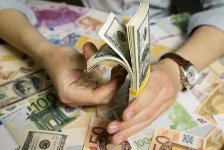 Դոլարի նվազման միտում առաջիկայում դեռ պետք է սպասել․ «Իրավունք»