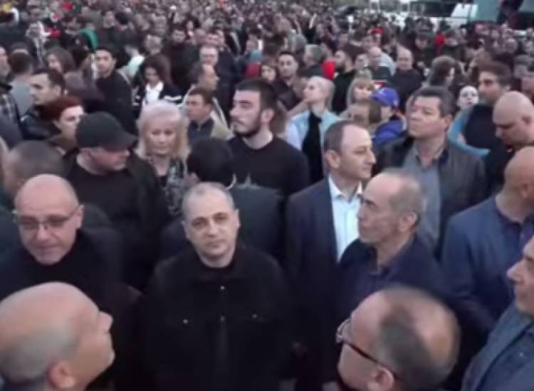 Ռոբերտ Քոչարյանը միացել է Ջահերով երթին