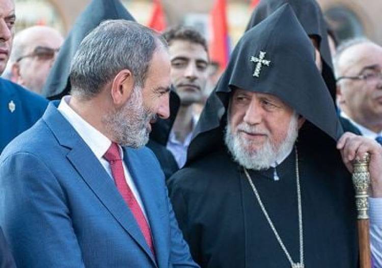Իշխանության եւ հոգեւոր դասի պառակտումը. «Ժողովուրդ»