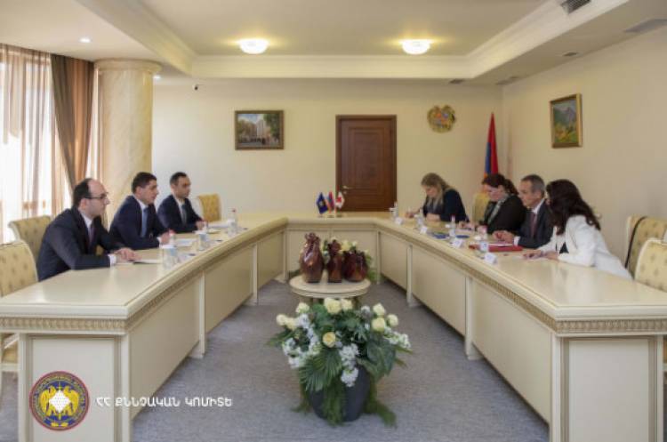 ՔԿ նախագահը հանդիպել է Հայաստանում Կարմիր խաչի միջազգային կոմիտեի պատվիրակության ղեկավարի հետ