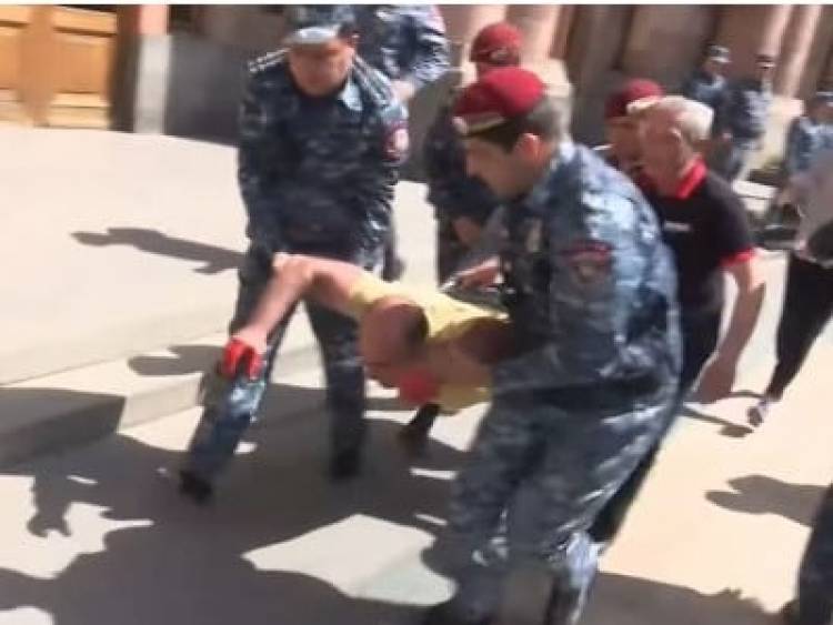 Ցուցարարներին բերման ենթարկելիս կիրառվում է անհամաչափ ուժ, ինչը պետք է բացառվի․ ՄԻՊ