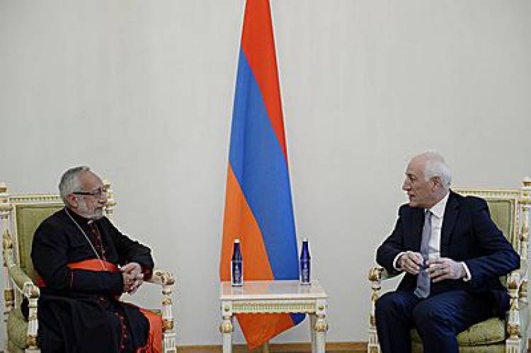 Նախագահը հանդիպել է Մեծի Տանն Կիլիկիո կաթողիկոս-պատրիարք Ռաֆայել Պետրոս Մինասյանին
