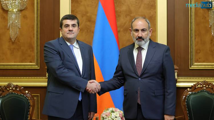 Բարձր եմ գնահատում Արցախի իշխանության որդեգրած խաղաղության օրակարգը. Փաշինյանը՝ Հարությունյանին