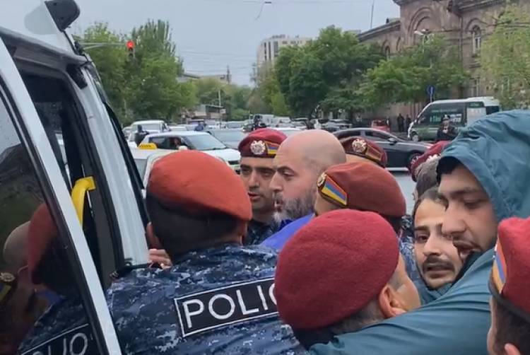 Արմեն Աշոտյանին բերման են ենթարկել