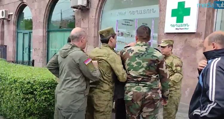 Լրագրողների նկատմամբ բռնությամբ զուգորդվող օրինական մասնագիտական գործունեության խոչընդոտման դեպքը հատում է քրեական օրենսգրքի մի շարք արգելքների սահմանը