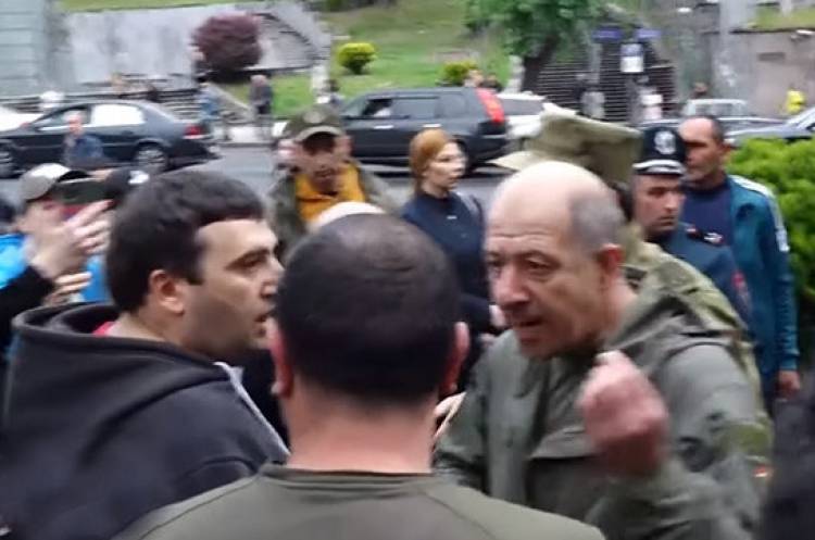 Փաշինյանից պահանջում ենք պատասխանատվության ենթարկել ՊՊԾ պետ Սարգիս Հովհաննիսյանին. Ժուռնալիստների միությունը դատապարտում է լրագրողների իրավունքների ոտնահարման դեպքերը