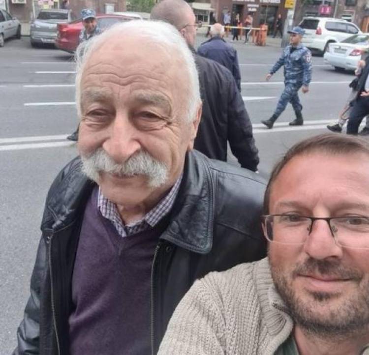 Հպարտ եմ, որ նվիրյալների երթին միացավ իմ երեց ուսուցիչը․ Գեղամ Մանուկյան