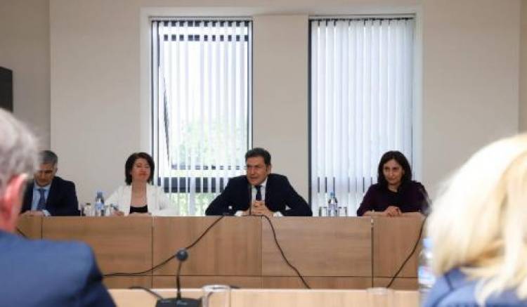 ԱԳ նախարարի տեղակալը հանդիպել է Ֆրանսիա-Հայաստան բարեկամական խմբի պատվիրակության հետ