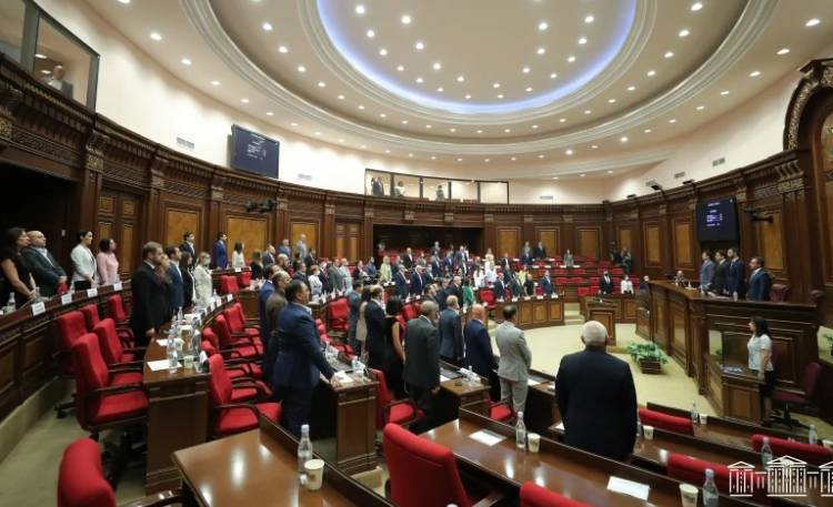 Ընդդիմադիր պատգամավորներին մանդատներից զրկելու հարց կբարձրացվի. ՔՊ-ում քննարկումներ են. «Ժողովուրդ»
