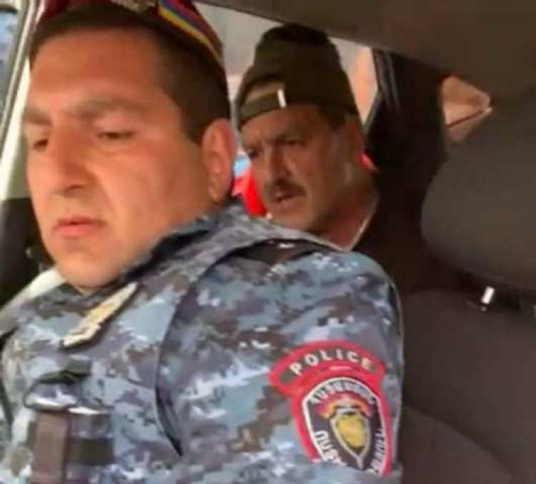 Նիկոլ՝ ամոթ քեզ, հազար ամոթ, թուրքերից ոչ մի բանով չես տարբերվում. Համբիկ Սասունյանը դուրս եկավ ոստիկանությունից