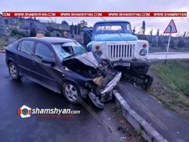 Նոր Գեղիի գերեզմանոցի մոտ բախվել են Opel-ն ու բեռնատարը. կա վիրավոր