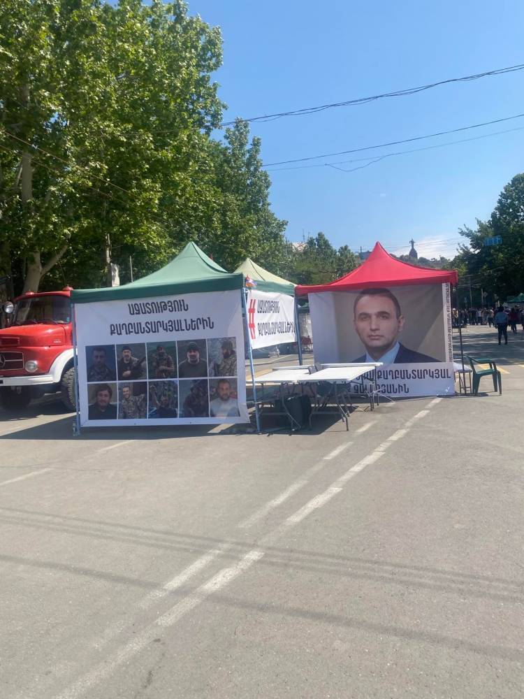Պատգամավորներն այցելել են կալանքի տակ պահվող գործիչներին․ «Հրապարակ»