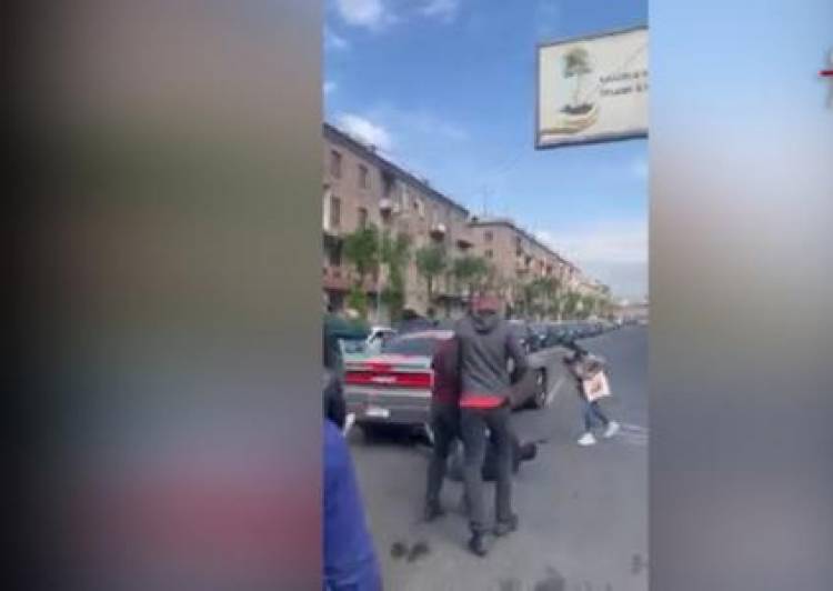 Ակցիայի մասնակցին դիտավորությամբ վրաերթի ենթարկած վարորդը հայտնաբերվել և բաց է թողնվել. փաստաբան