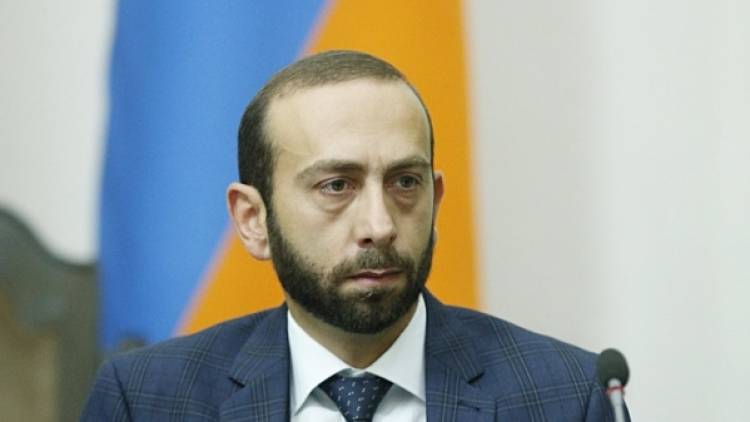Վաշինգտոնում գտնվող Արարատ Միրզոյանը շուրջ 30 րոպե ուշացել է ԱՄՆ սենատոր Մենենդեսի հետ հանդիպումից