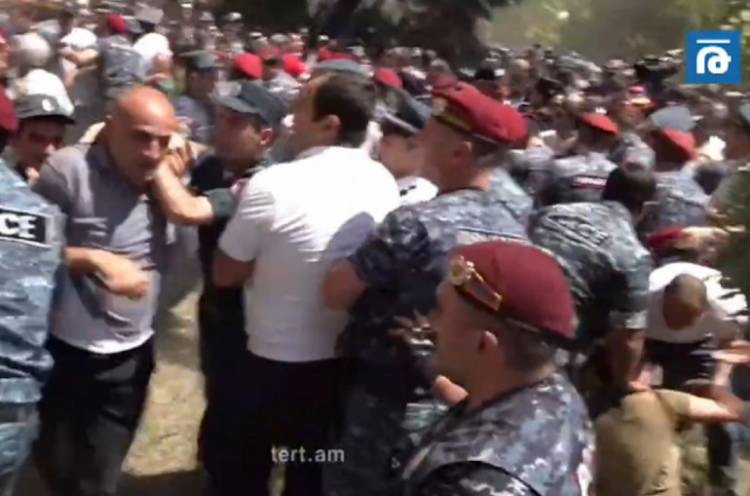 Ակցիայի 111 մասնակից է բերման ենթարկվել խուլիգանության կասկածանքով․ ոստիկանություն