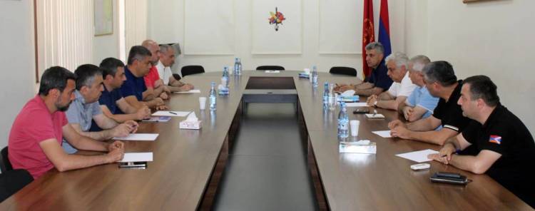 Հանդիպել են  ՀՀ-ի և Արցախի ընդդիմադիր քաղաքական ուժերը․ Արթուր Վանեցյան