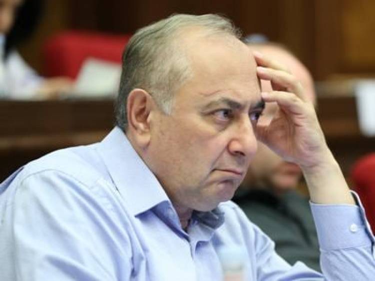 Բժիշկ-պատգամավոր Չարչյանը հակադարձում է առողջապահության նախարարին