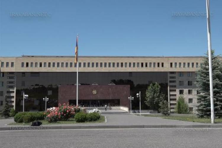ԶՈՒ համար անորակ և թանկ վրանների գնման քրգործը 3 բարձրաստիճան պաշտոնյաների մասով ուղարկվեց դատարան