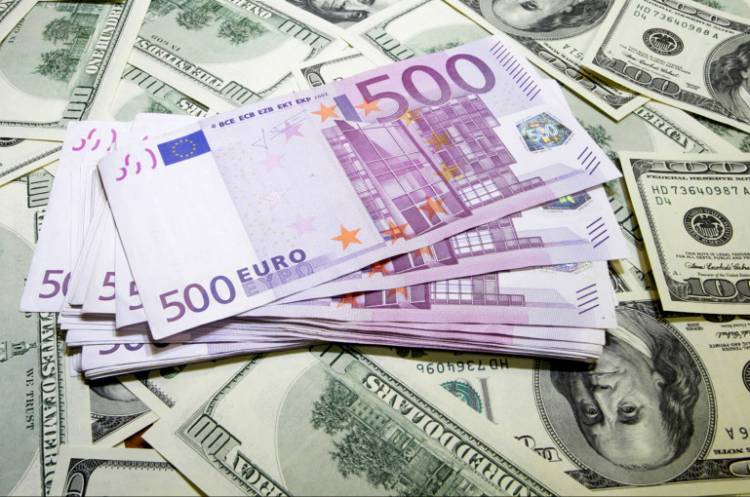 Եվրոյի փոխարժեքը կտրուկ նվազել է՝ հասնելով 426 դրամի, դոլարի փոխարժեքը ևս նվազել է