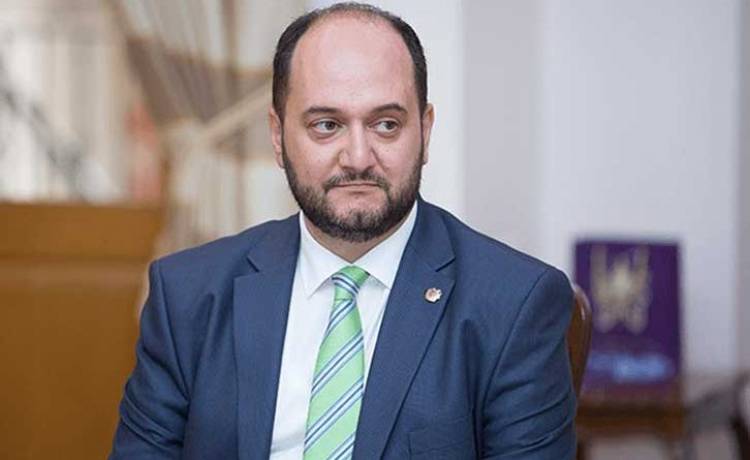 Արայիկ Հարությունյանի ու Տարոն Չախոյանի հարաբերությունները հարթ չեն ընթանում. «Փաստ»