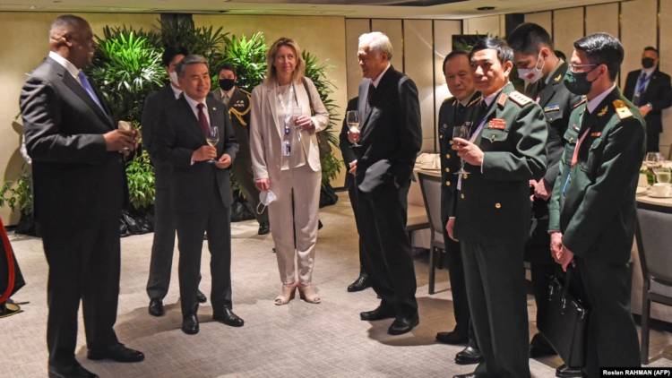Սինգապուրում հանդիպել են ԱՄՆ-ի և Չինաստանի պաշտպանության նախարարեր Լոյդ Օսթինը և Վեյ Ֆենհեն