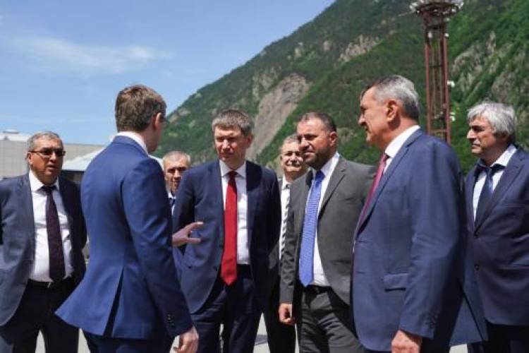Վահան Քերոբյանը «Վերին Լարս» անցակետում հանդիպել է ՌԴ տնտեսական զարգացման նախարարի հետ