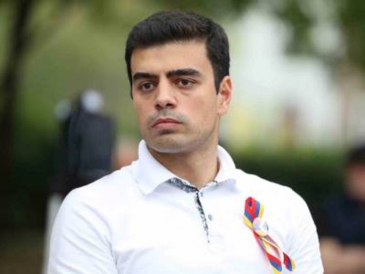 Սա երկի՞ր է, թե՞ Дом 2. Սոս Հակոբյան